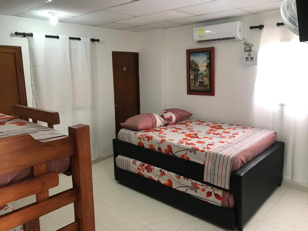 Hospedaje Caribe Express Apartment Cartagena Exterior photo